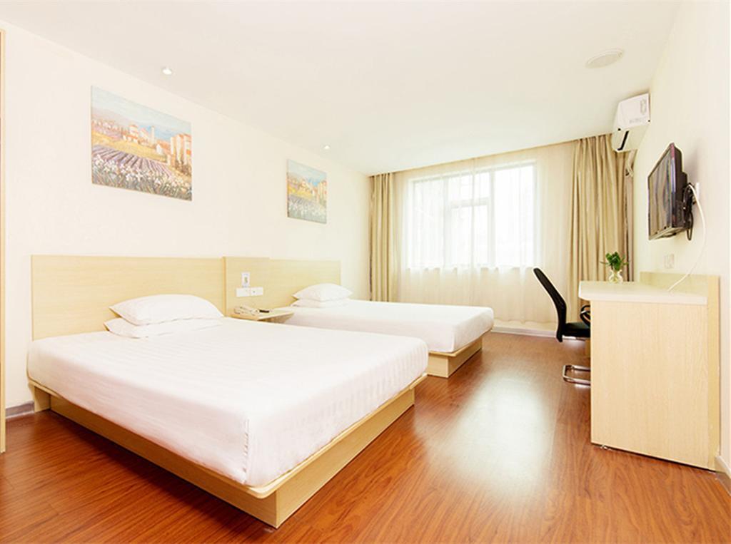 Hanting Express Shanghai Middle Sichuan Road Exterior foto